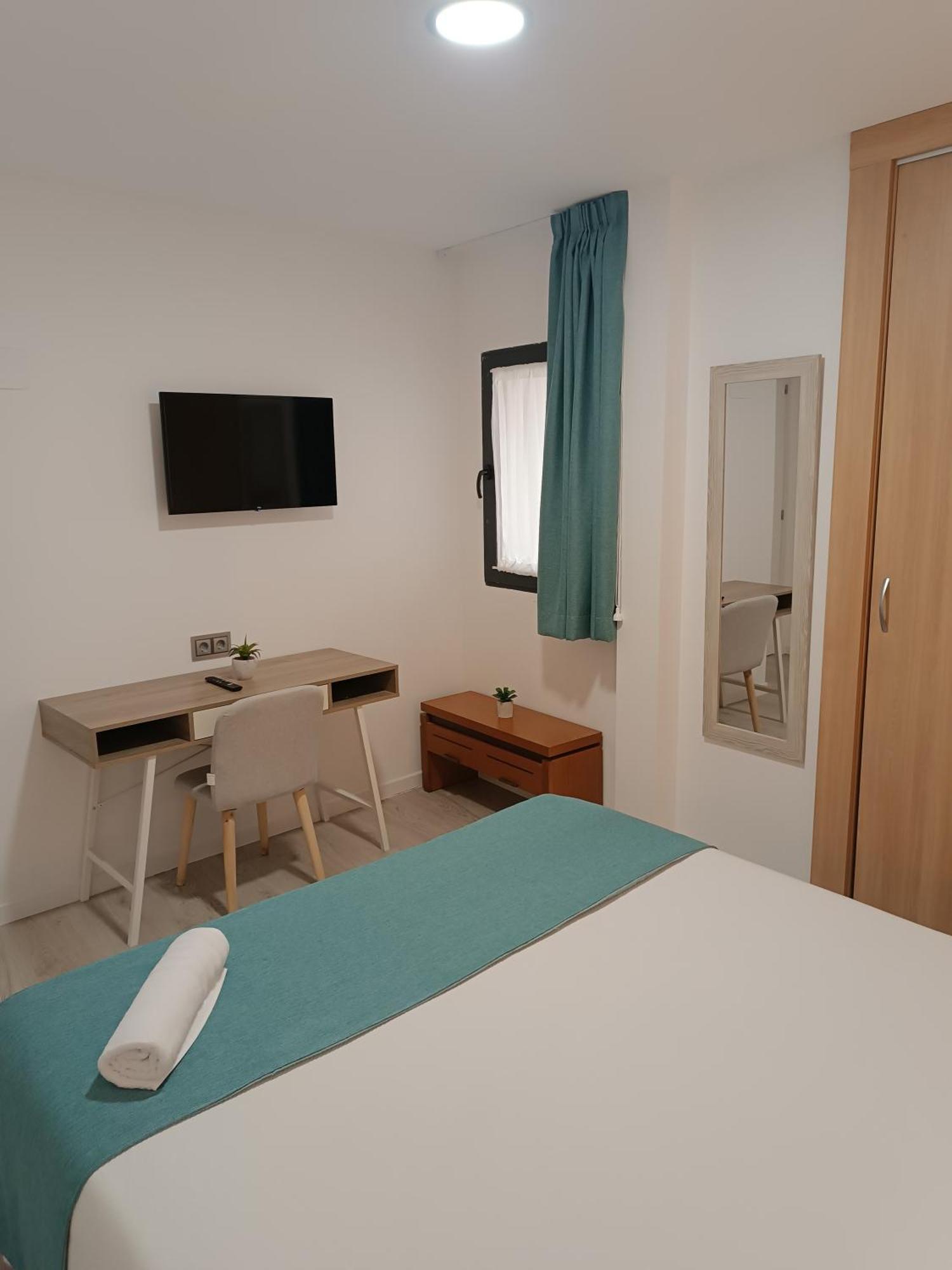 Apartamentos Turisticos Avila Puerta Del Puente 1-3 Exteriér fotografie