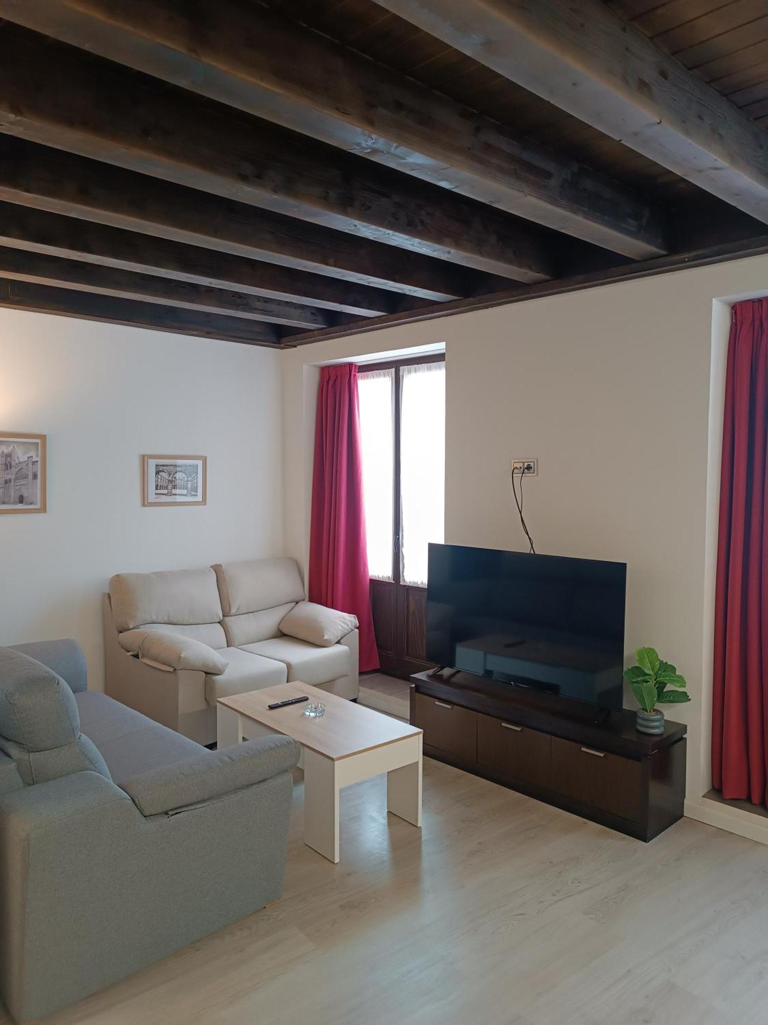 Apartamentos Turisticos Avila Puerta Del Puente 1-3 Exteriér fotografie